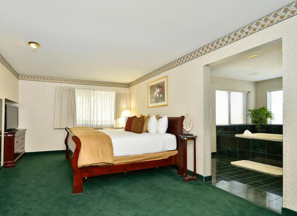 Quality Inn Oakwood Fairwood Eksteriør billede