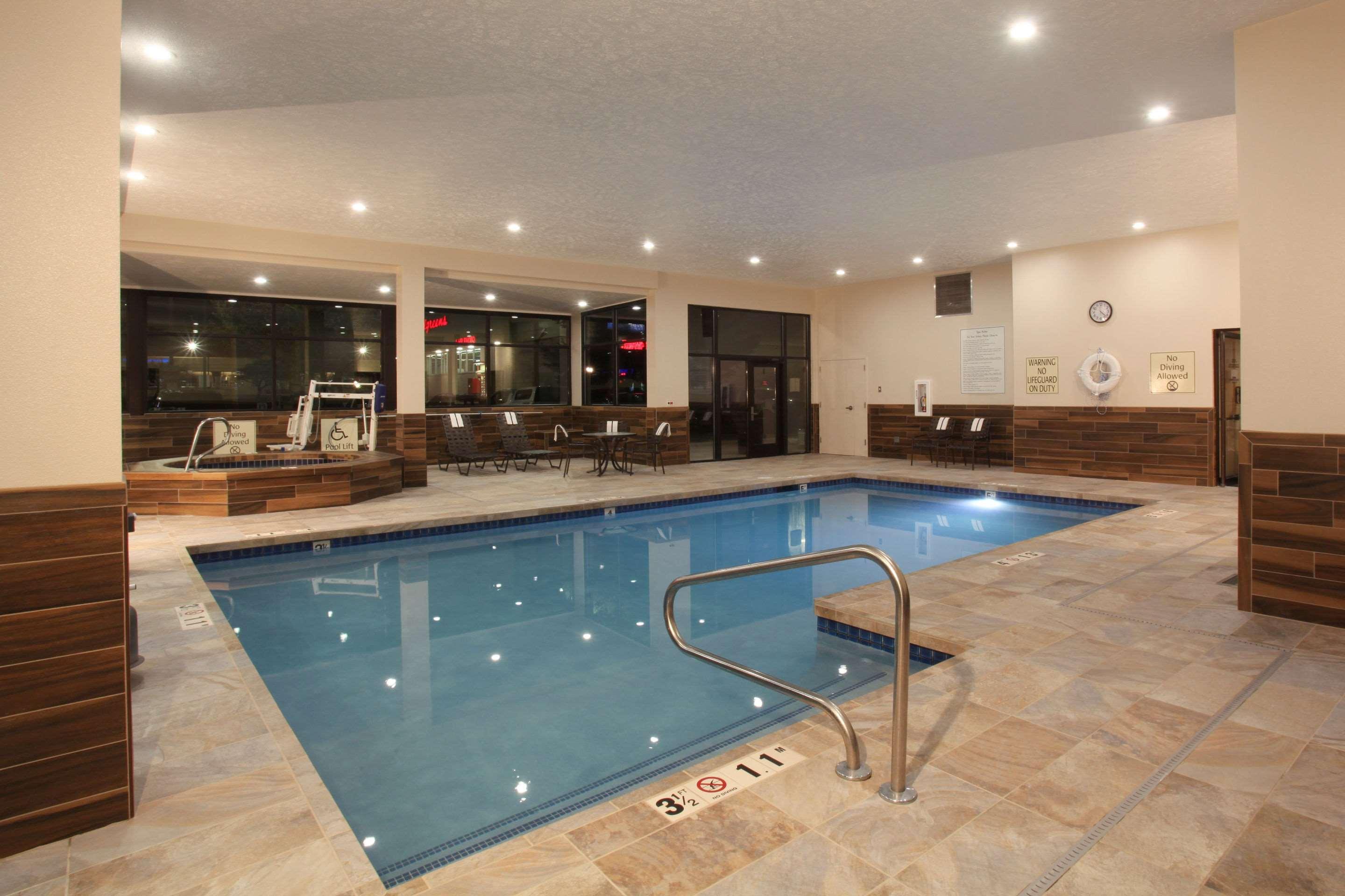 Quality Inn Oakwood Fairwood Eksteriør billede